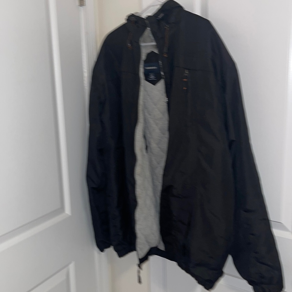 Harbor Bay 2XLT Coat with hood and 6 pockets altogether